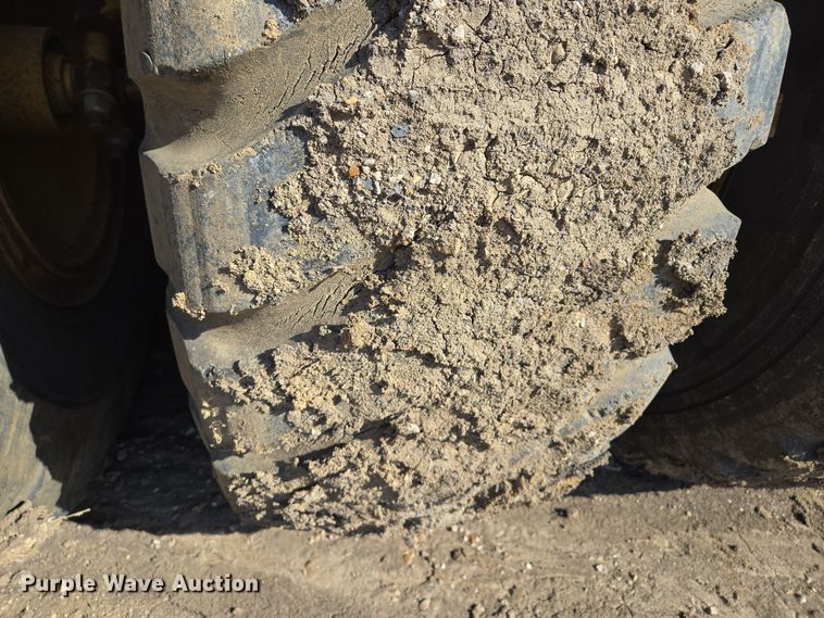 image for item EQ6750 2006 John Deere  1814C  scraper