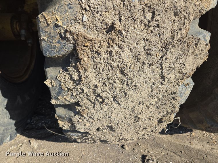 image for item EQ6750 2006 John Deere  1814C  scraper