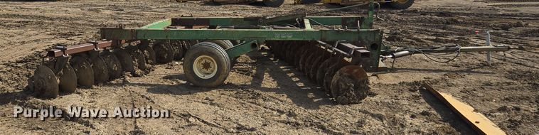 image for item EQ6752 John Deere  355 off-set disk