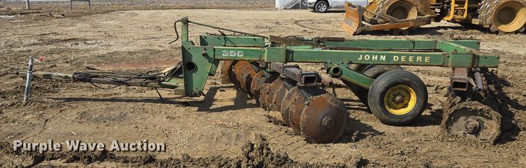 image for item EQ6752 John Deere  355 off-set disk