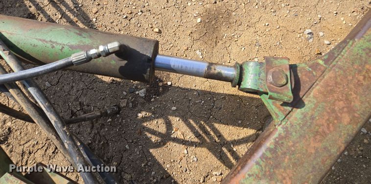 image for item EQ6752 John Deere  355 off-set disk