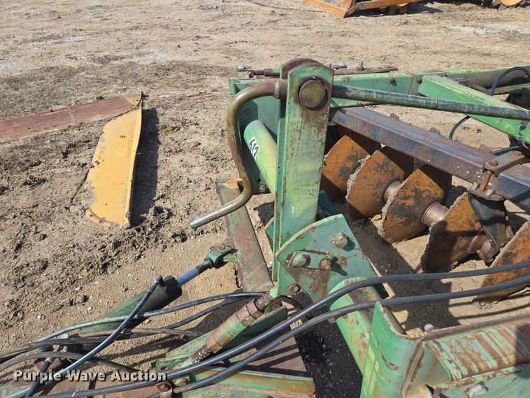 image for item EQ6752 John Deere  355 off-set disk