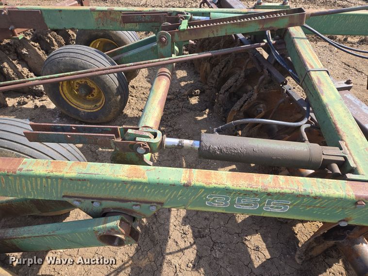 image for item EQ6752 John Deere  355 off-set disk