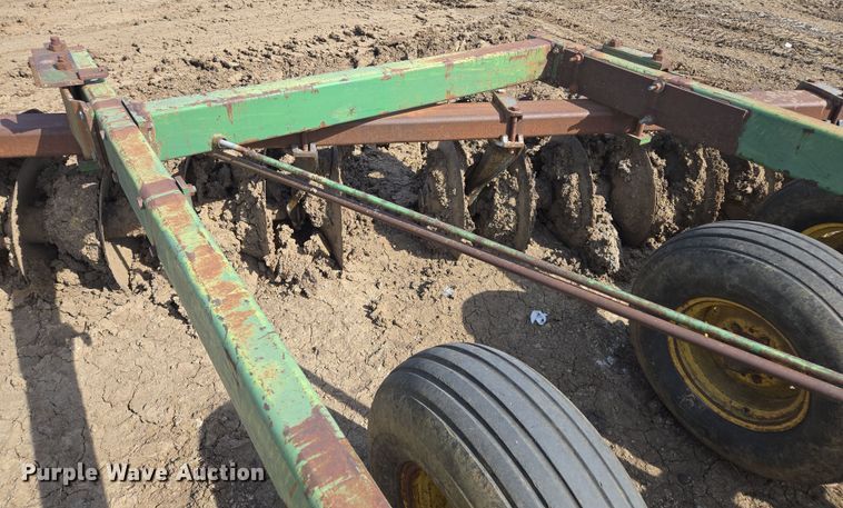 image for item EQ6752 John Deere  355 off-set disk