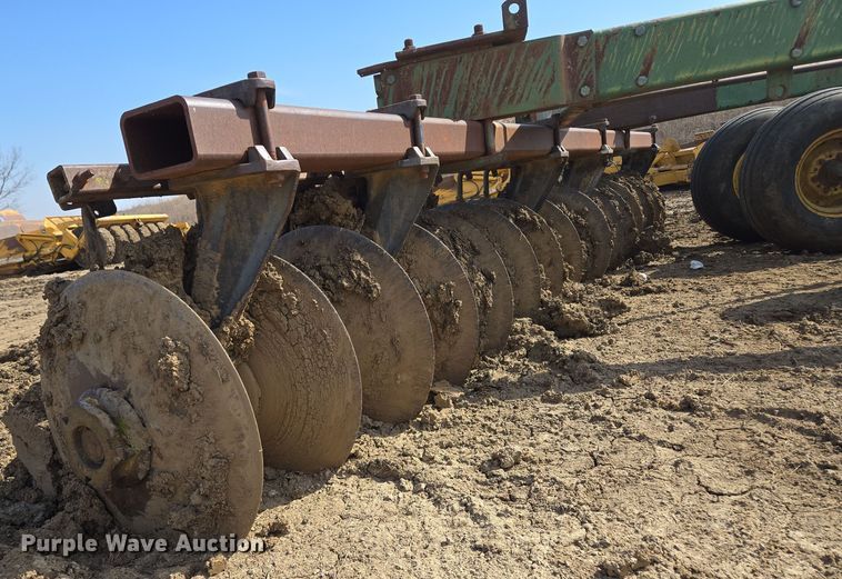 image for item EQ6752 John Deere  355 off-set disk