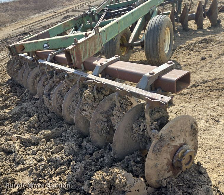 image for item EQ6752 John Deere  355 off-set disk