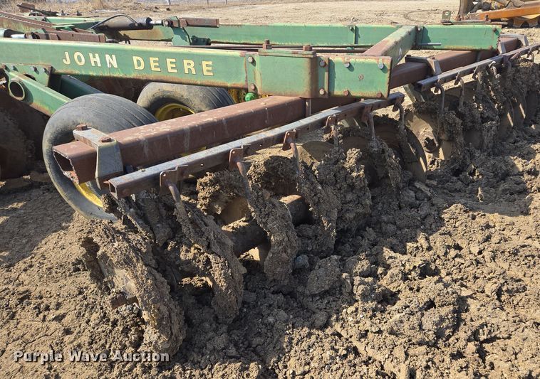 image for item EQ6752 John Deere  355 off-set disk