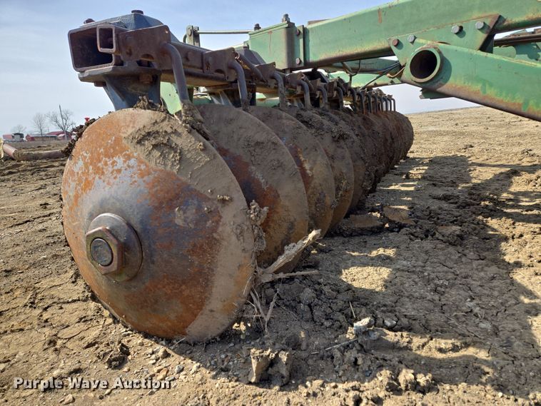 image for item EQ6752 John Deere  355 off-set disk