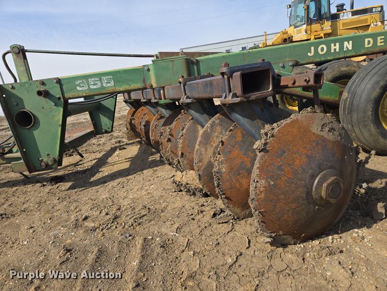 image for item EQ6752 John Deere  355 off-set disk