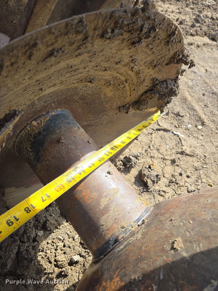 image for item EQ6752 John Deere  355 off-set disk