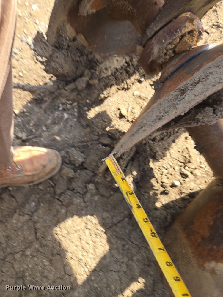 image for item EQ6752 John Deere  355 off-set disk