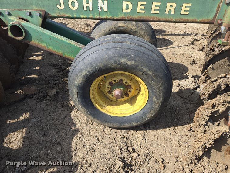 image for item EQ6752 John Deere  355 off-set disk
