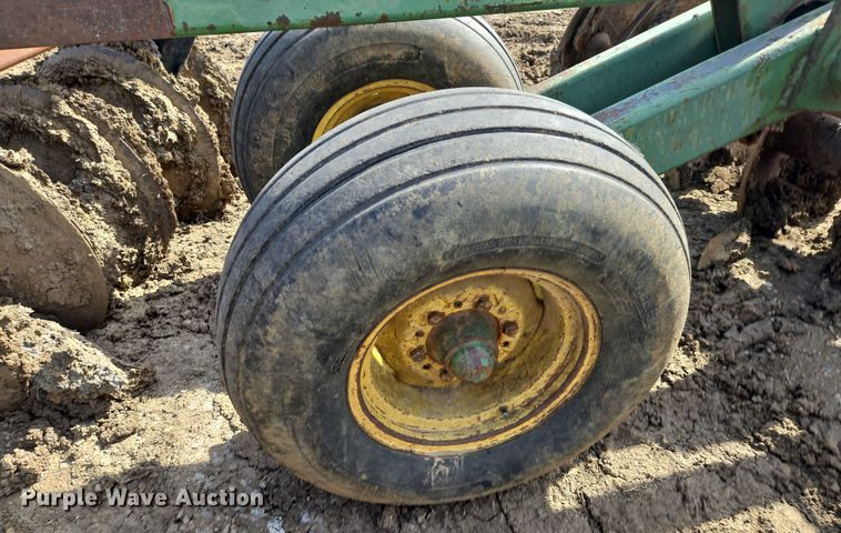 image for item EQ6752 John Deere  355 off-set disk