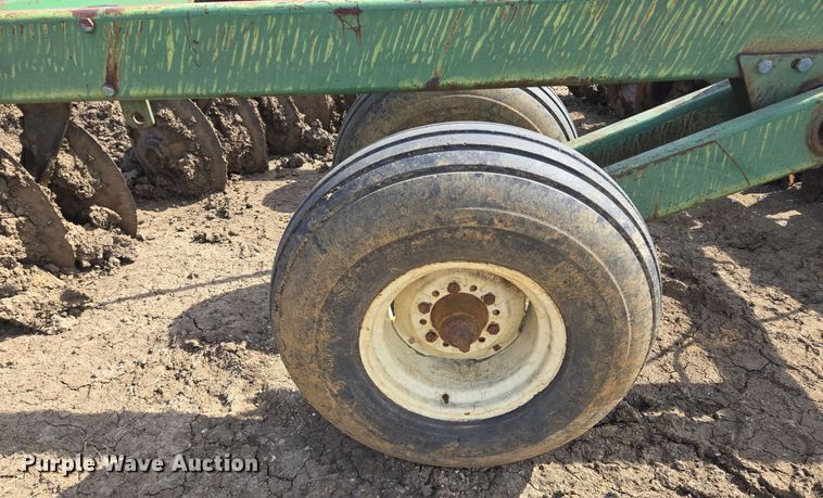 image for item EQ6752 John Deere  355 off-set disk