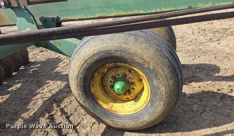 image for item EQ6752 John Deere  355 off-set disk