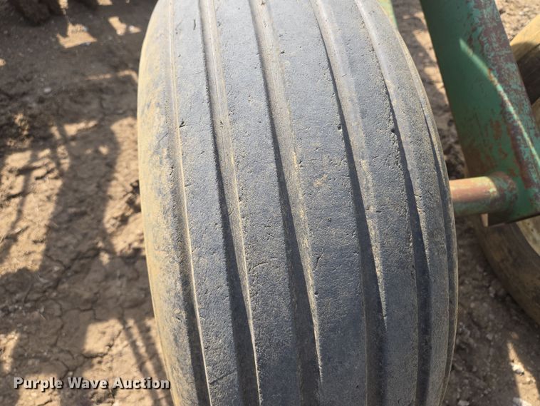 image for item EQ6752 John Deere  355 off-set disk