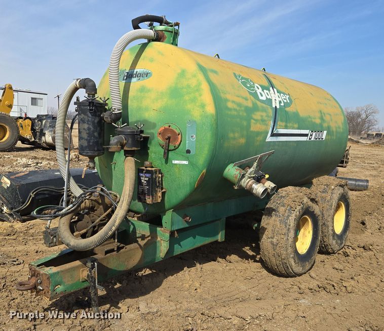 image for item EQ6753 Badger  8700L manure spreader