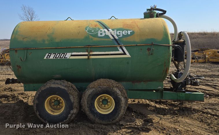 image for item EQ6753 Badger  8700L manure spreader
