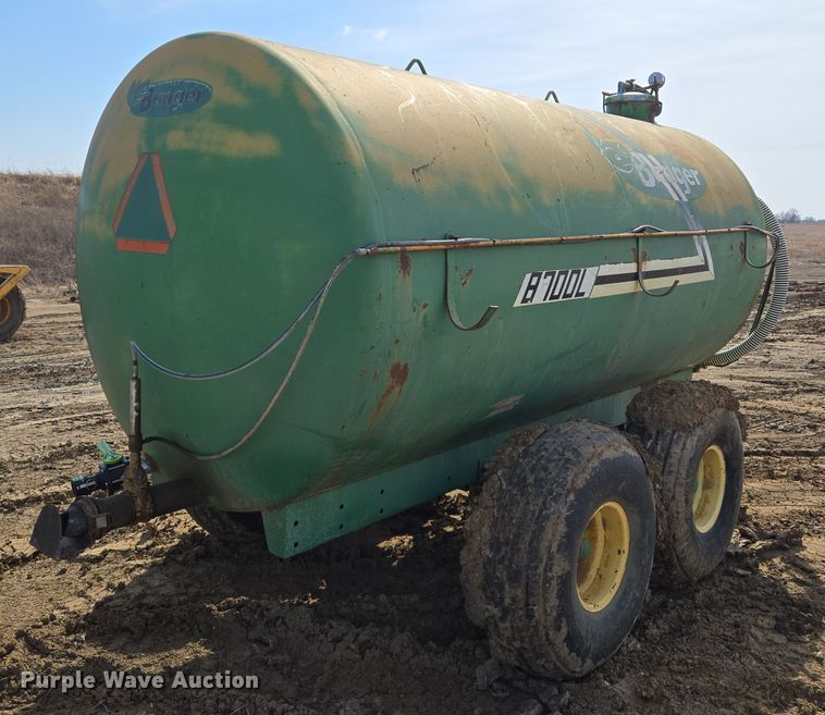 image for item EQ6753 Badger  8700L manure spreader