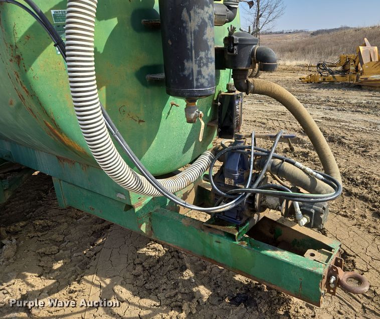 image for item EQ6753 Badger  8700L manure spreader