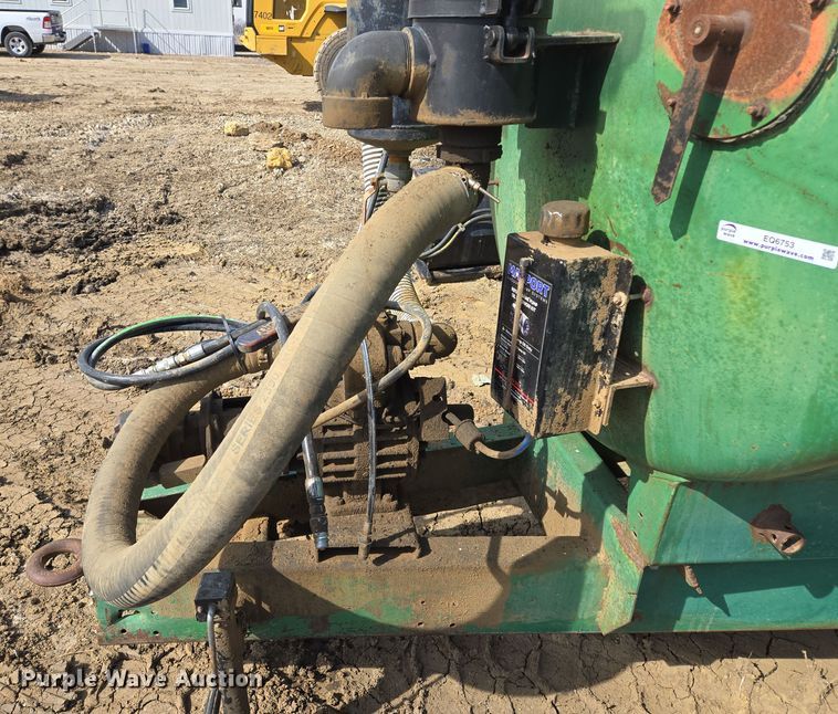 image for item EQ6753 Badger  8700L manure spreader