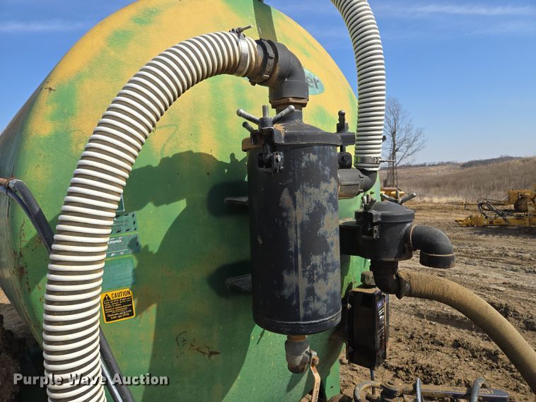 image for item EQ6753 Badger  8700L manure spreader