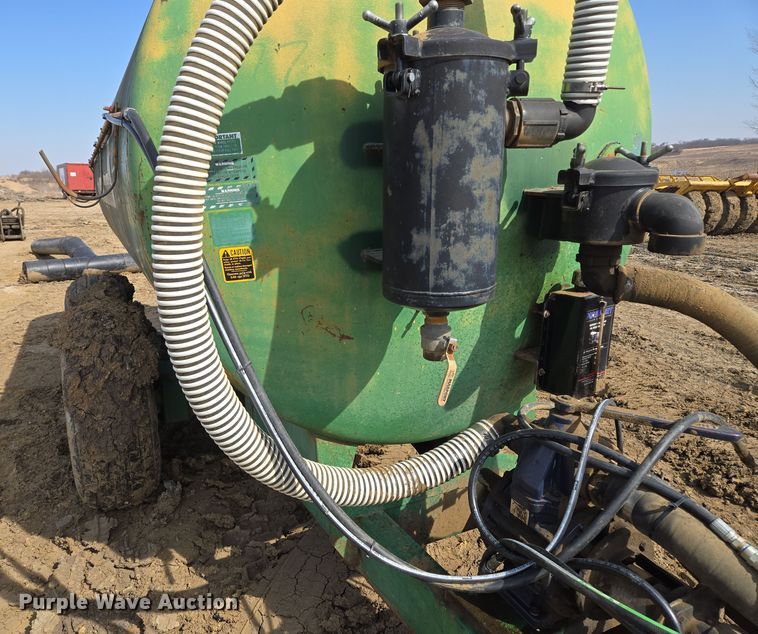 image for item EQ6753 Badger  8700L manure spreader