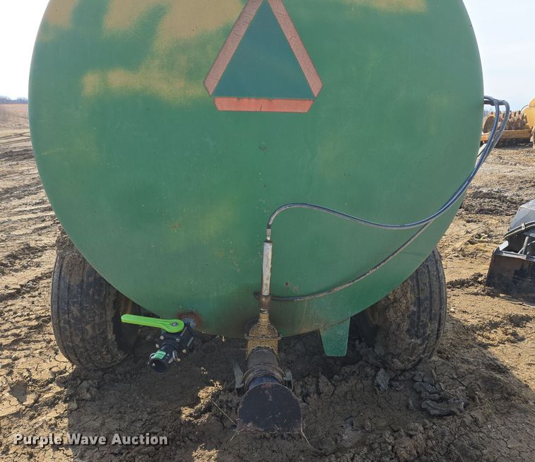 image for item EQ6753 Badger  8700L manure spreader