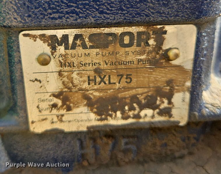 image for item EQ6753 Badger  8700L manure spreader