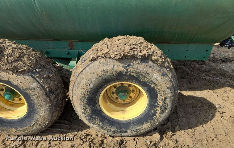 image for item EQ6753 Badger  8700L manure spreader