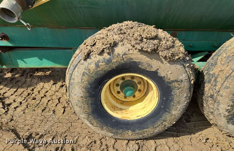 image for item EQ6753 Badger  8700L manure spreader