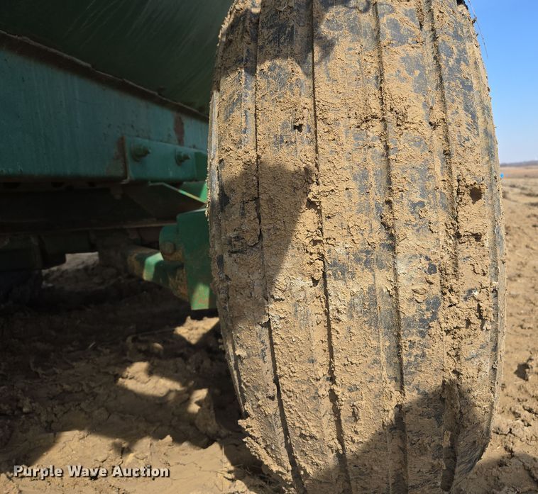 image for item EQ6753 Badger  8700L manure spreader