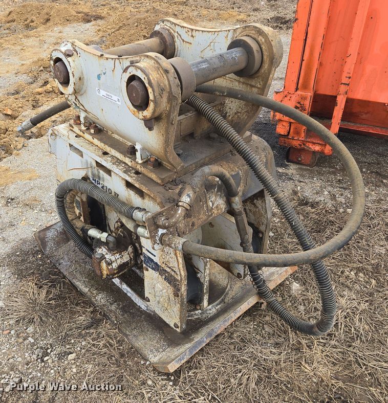 image for item EQ6759 Furukawa HP210 II excavator plate compactor