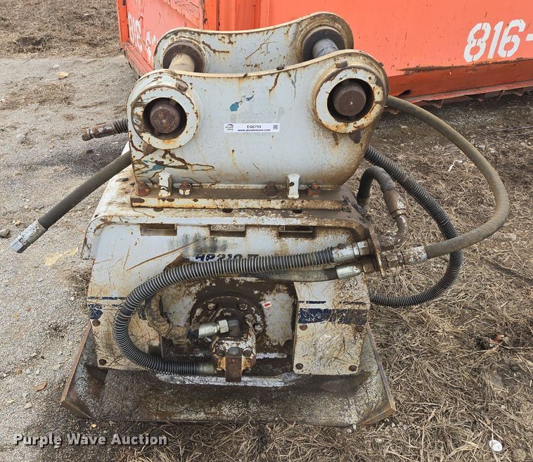 image for item EQ6759 Furukawa HP210 II excavator plate compactor