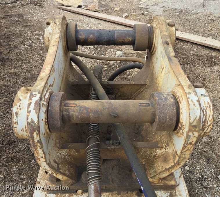 image for item EQ6759 Furukawa HP210 II excavator plate compactor