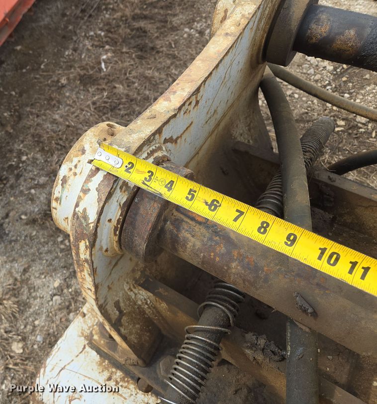 image for item EQ6759 Furukawa HP210 II excavator plate compactor