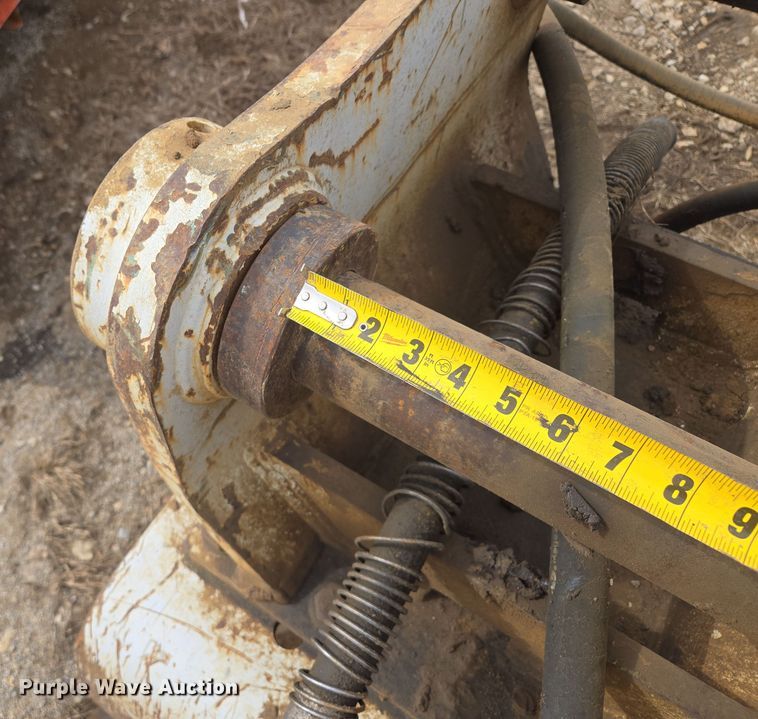 image for item EQ6759 Furukawa HP210 II excavator plate compactor