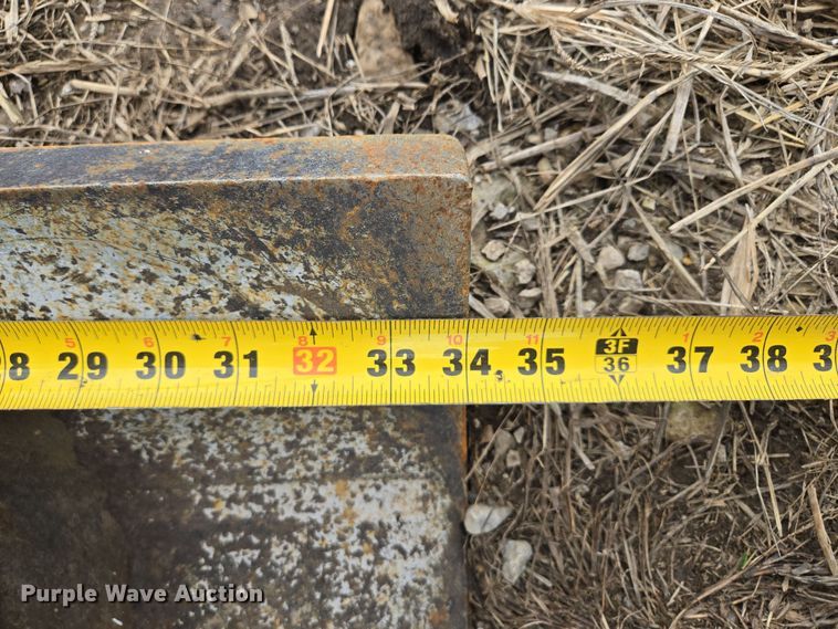 image for item EQ6759 Furukawa HP210 II excavator plate compactor