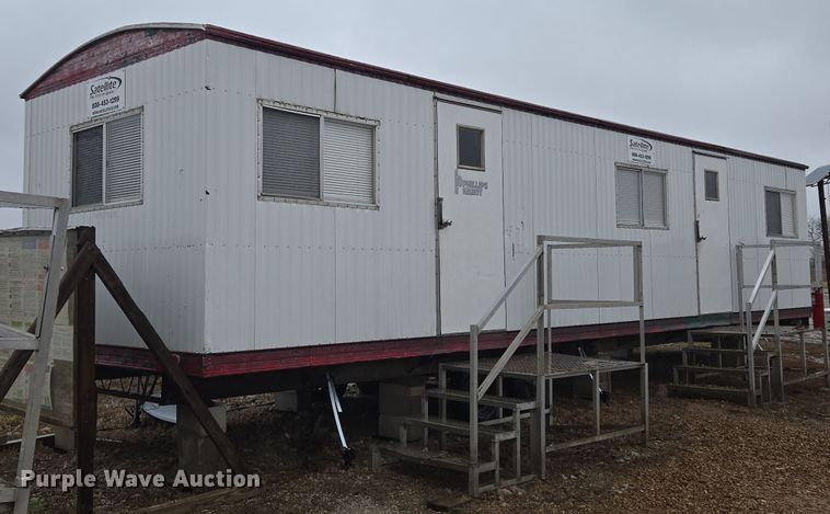 image for item EQ6761 2006 mobile office