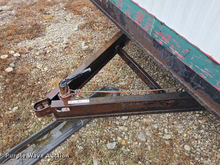 image for item EQ6761 2006 mobile office