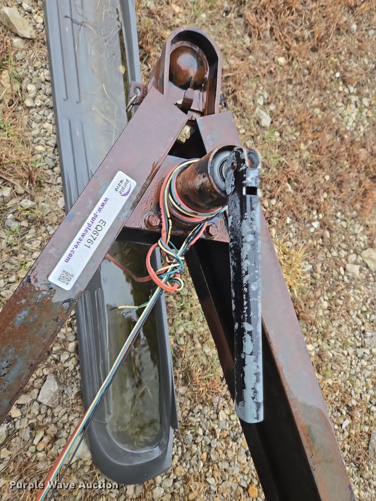 image for item EQ6761 2006 mobile office