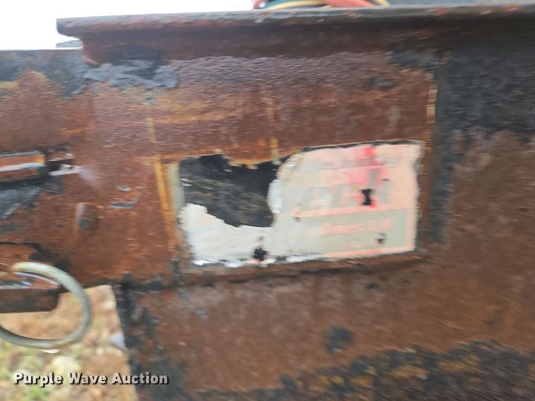 image for item EQ6761 2006 mobile office