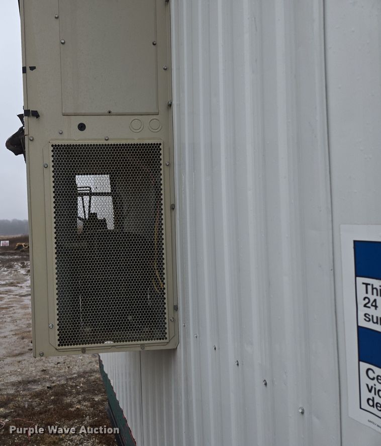 image for item EQ6761 2006 mobile office