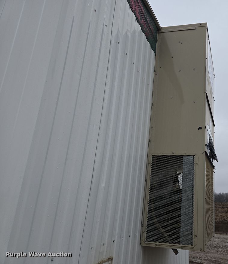 image for item EQ6761 2006 mobile office