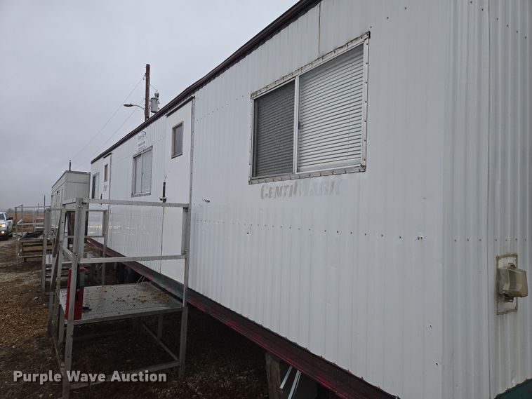 image for item EQ6761 2006 mobile office