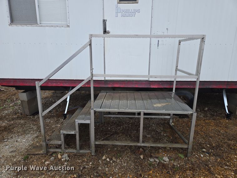 image for item EQ6761 2006 mobile office