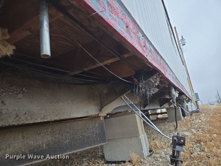 image for item EQ6761 2006 mobile office