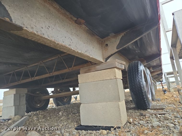 image for item EQ6761 2006 mobile office