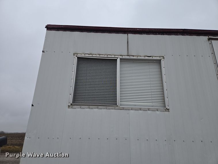 image for item EQ6761 2006 mobile office