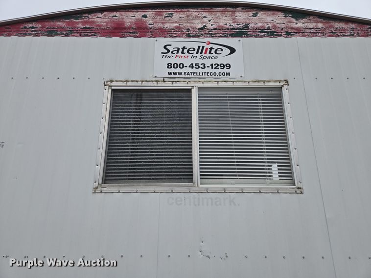 image for item EQ6761 2006 mobile office